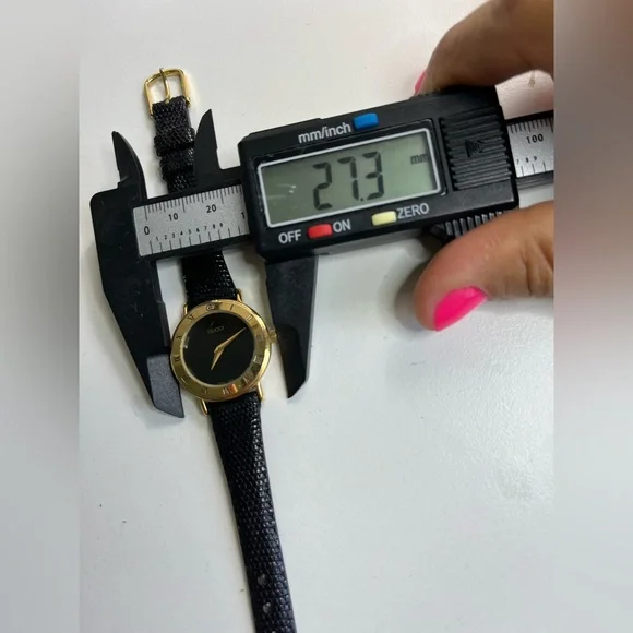 GUCCI vintage 3000.2.L Gucci ladies Watch - Picture 9 of 13